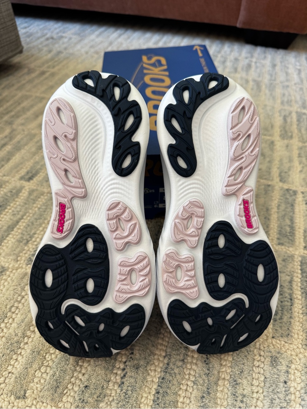 NEWBrooks Women’s Andrenaline GTS 25 Running Shoe — Spellbound/Blazing Bell/Pink - Picture 5 of 7